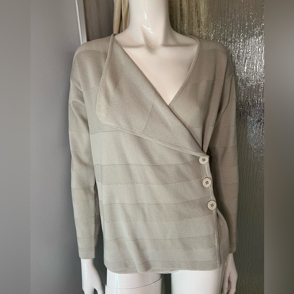 ARMANI 100% Merino Wool Asymmetrical cardigan - Picture 5 of 7